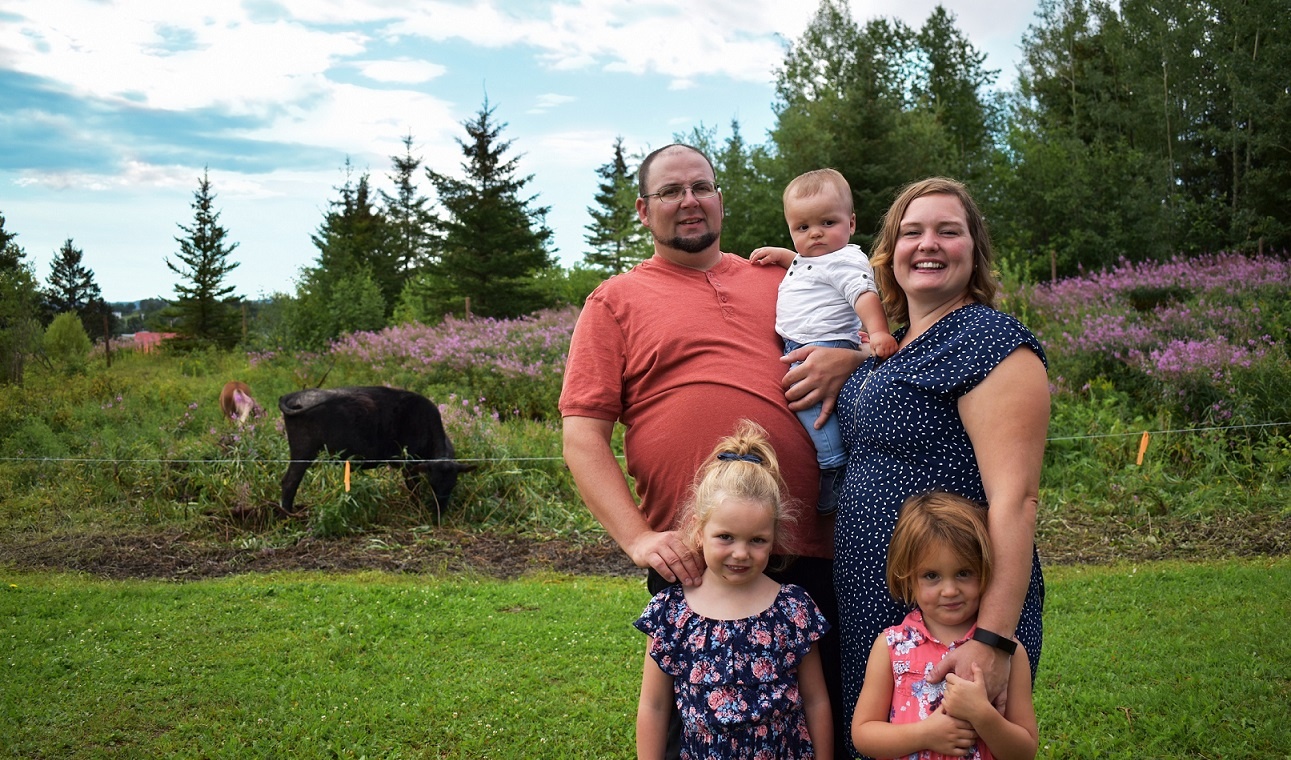 La famille est dans le pré