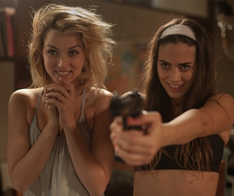 Une scène du film Knock Knock