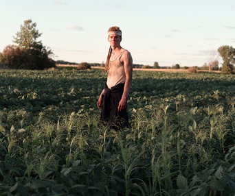 Une scène du film Quand l'amour se creuse un trou