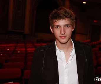 Sur le tapis rouge du film Les amours imaginaires