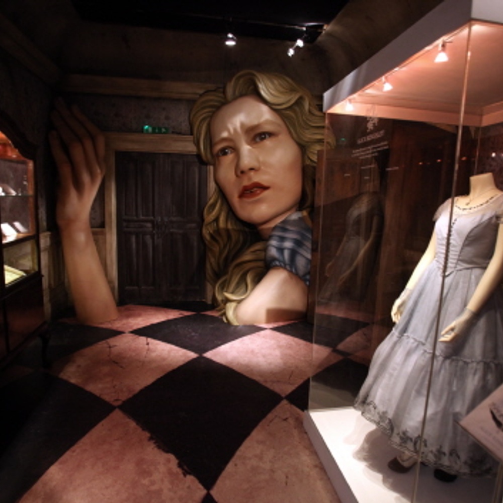 Alice in Wonderland : The Touring Exhibition