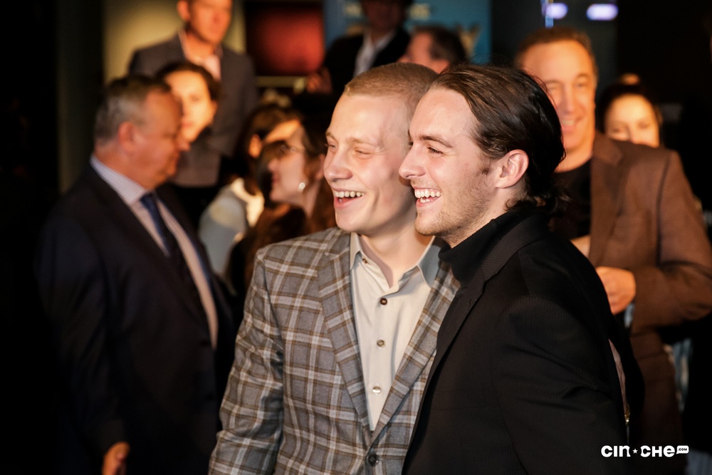 Sur le tapis rouge du film Junior majeur