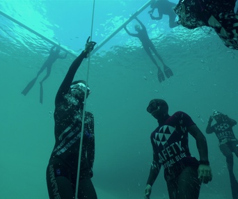 Une scène du film The Deepest Breath