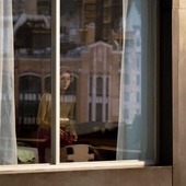 Une scène du film <em>The Voyeurs</em>