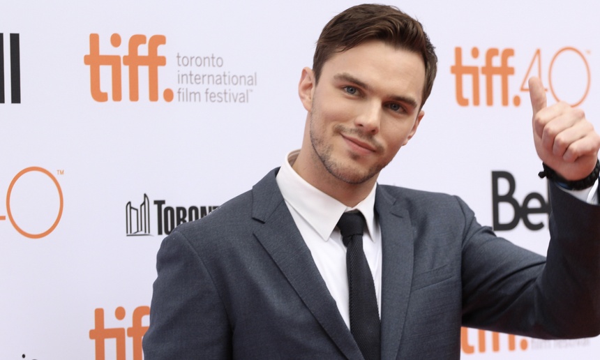TIFF 2015 : Kristen Stewart et Nicholas Hoult à la première de Equals