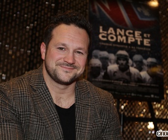 Sur le tapis rouge de Lance et compte