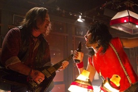 Une scène du film Rock of Ages Une scène du film Rock of Ages