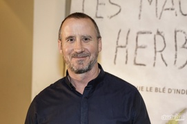 Sur le tapis rouge du film Les mauvaises herbes
