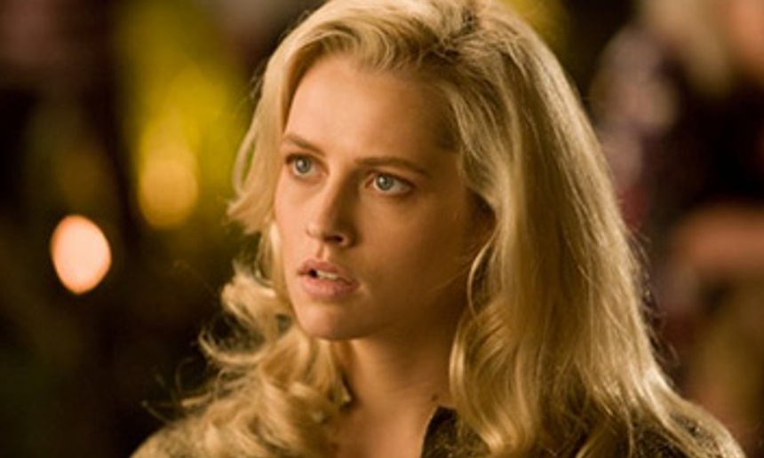 Teresa Palmer obtient le premier rôle féminin de Point Break