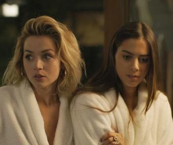 Une scène du film Knock Knock