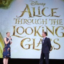 Mia Wasikowska et Sean Bailey à l'Expo D23 2015