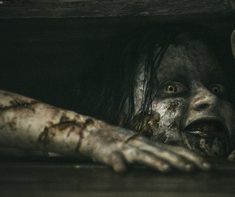 Une scène du film Evil Dead