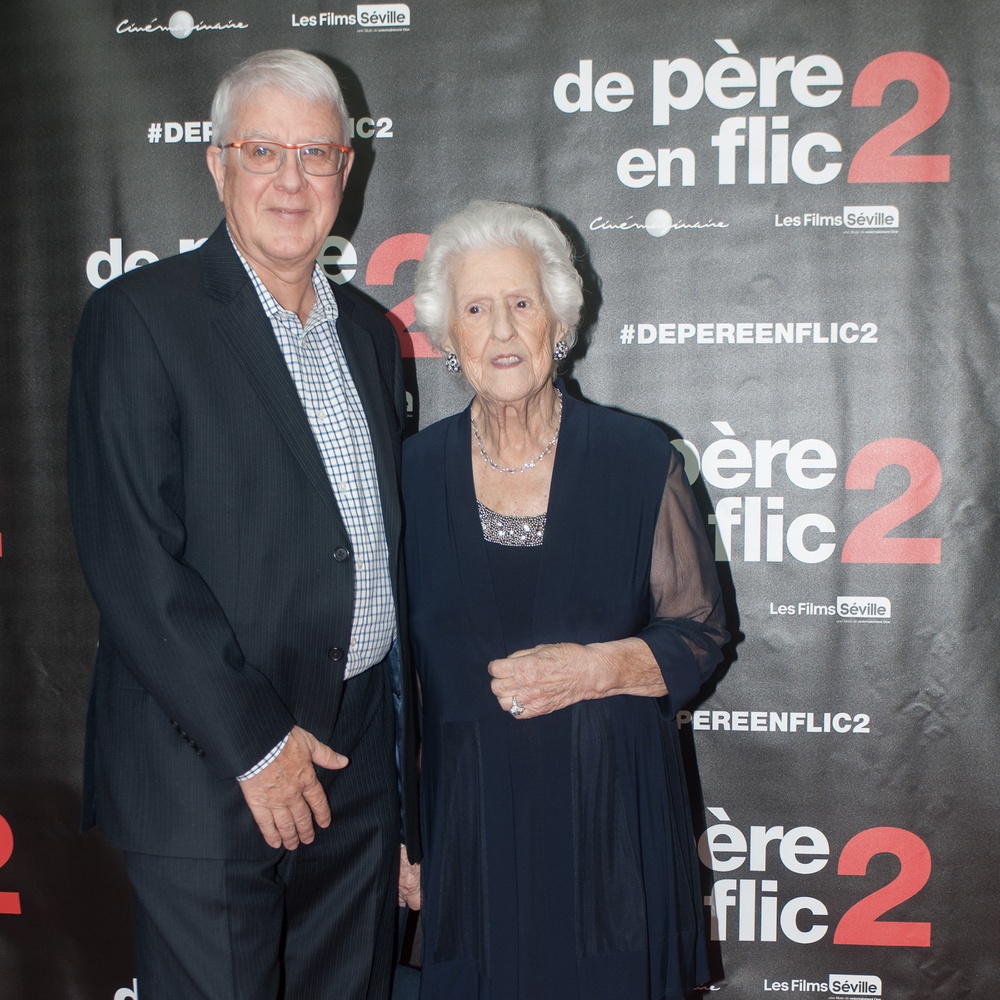 Sur le tapis rouge du film De père en flic 2