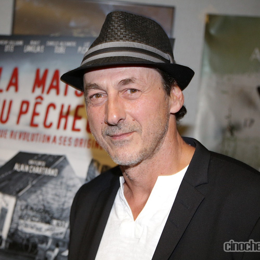 Sur le tapis rouge du film La maison du pêcheur