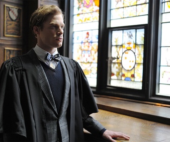 Une scène du film The Riot Club