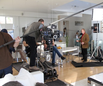 Sur le plateau du film La Sacrée