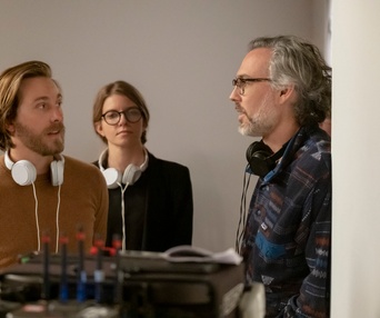 Une scène du film The Voyeurs
