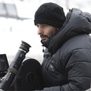 Jaume Collet-Serra sur le plateau de Unknown