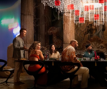 Une scène du film Glass Onion: A Knives Out Mystery