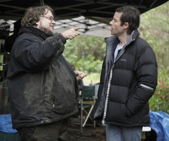 Sur le plateau du film Don't Be Afraid of the Dark