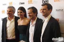 Sur le tapis rouge du film Gravity Sur le tapis rouge du film Gravity