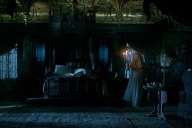 Une scène du film Crimson Peak Une scène du film Crimson Peak