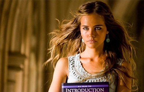 Isabel Lucas dans Transformers: Revenge of the Fallen