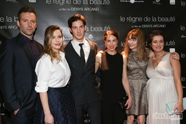 Sur le tapis rouge de Le règne de la beauté
