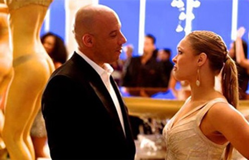 Une scène du film Fast & Furious 7