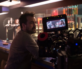 Sur le plateau du film Colossal