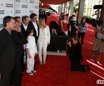 Sur le tapis rouge de L'enfant prodige