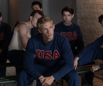 Une scène du film The Boys in the Boat