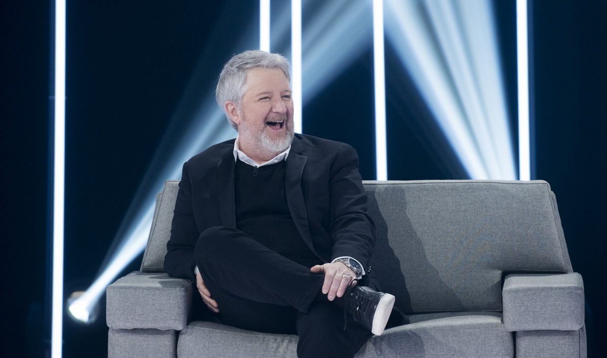 Image de l'article Photos : La femme et les filles de Benoît Brière le surprennent sur le plateau de 1res fois