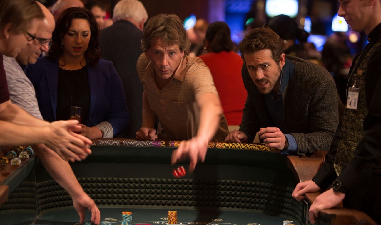 Ryan Reynolds sort sa « poker face » dans la bande-annonce de Mississippi Grind