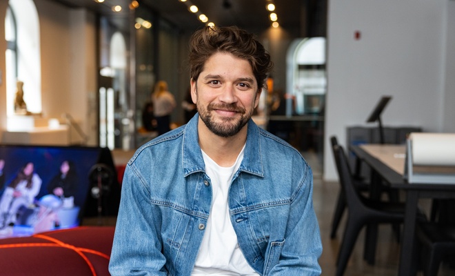 Image de l'article Mikhail Ahooja partage une photo avec son amoureuse