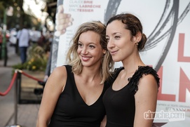 Sur le tapis rouge du film 9 le film
