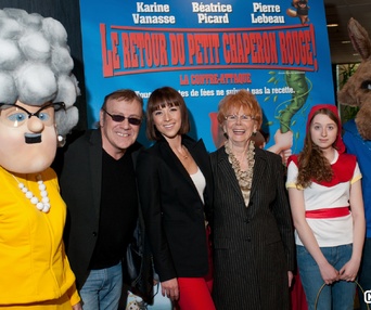 Sur le tapis rouge du film Le retour du petit chaperon rouge : La contre-attaque