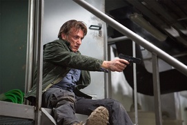 Une scène du film The Gunman Une scène du film The Gunman