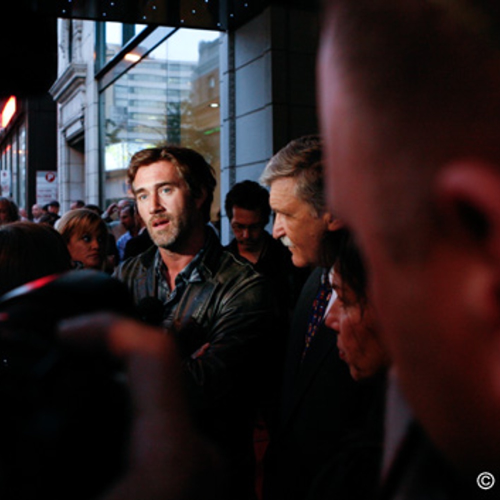 Sur le tapis rouge de J'ai serré la main du diable