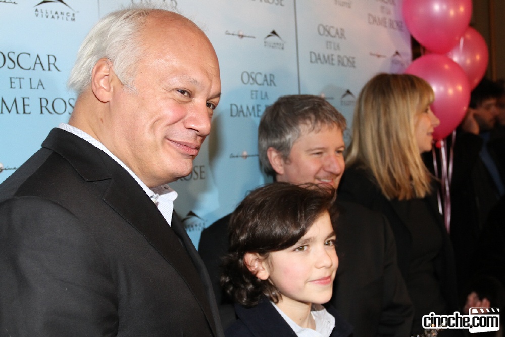 Sur le tapis rouge de Oscar et la dame rose