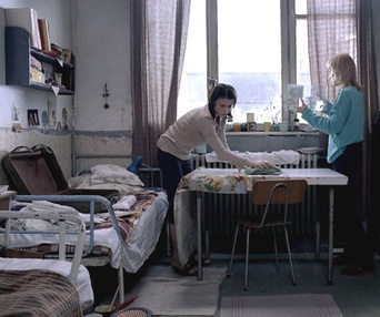 Scène du film 4 mois, 3 semaines, 2 jours