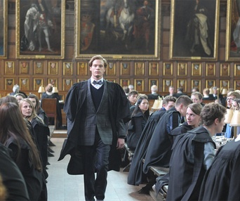 Une scène du film The Riot Club