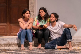 Une scène du film The Swimmers