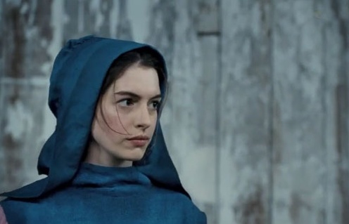 Anne Hathaway incarne Fantine dans Les Misérables