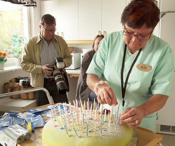 Une scène du film Le vieux qui ne voulait pas fêter son anniversaire