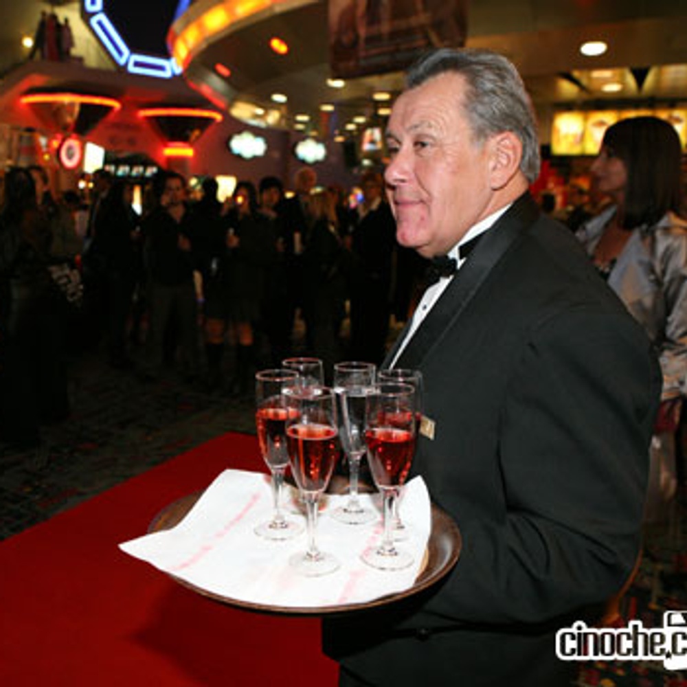 Sur la tapis rouge de la soirée bénéfice pour les Rendez-vous du Cinéma Québécois.