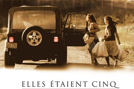 Affiche du film Elles étaient cinq