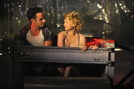 Une scène du film Take This Waltz Une scène du film Take This Waltz