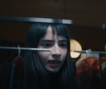 Une scène du film Vampire humaniste cherche suicidaire consentant