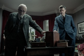 Une scène du film Freud's Last Session Une scène du film Freud's Last Session